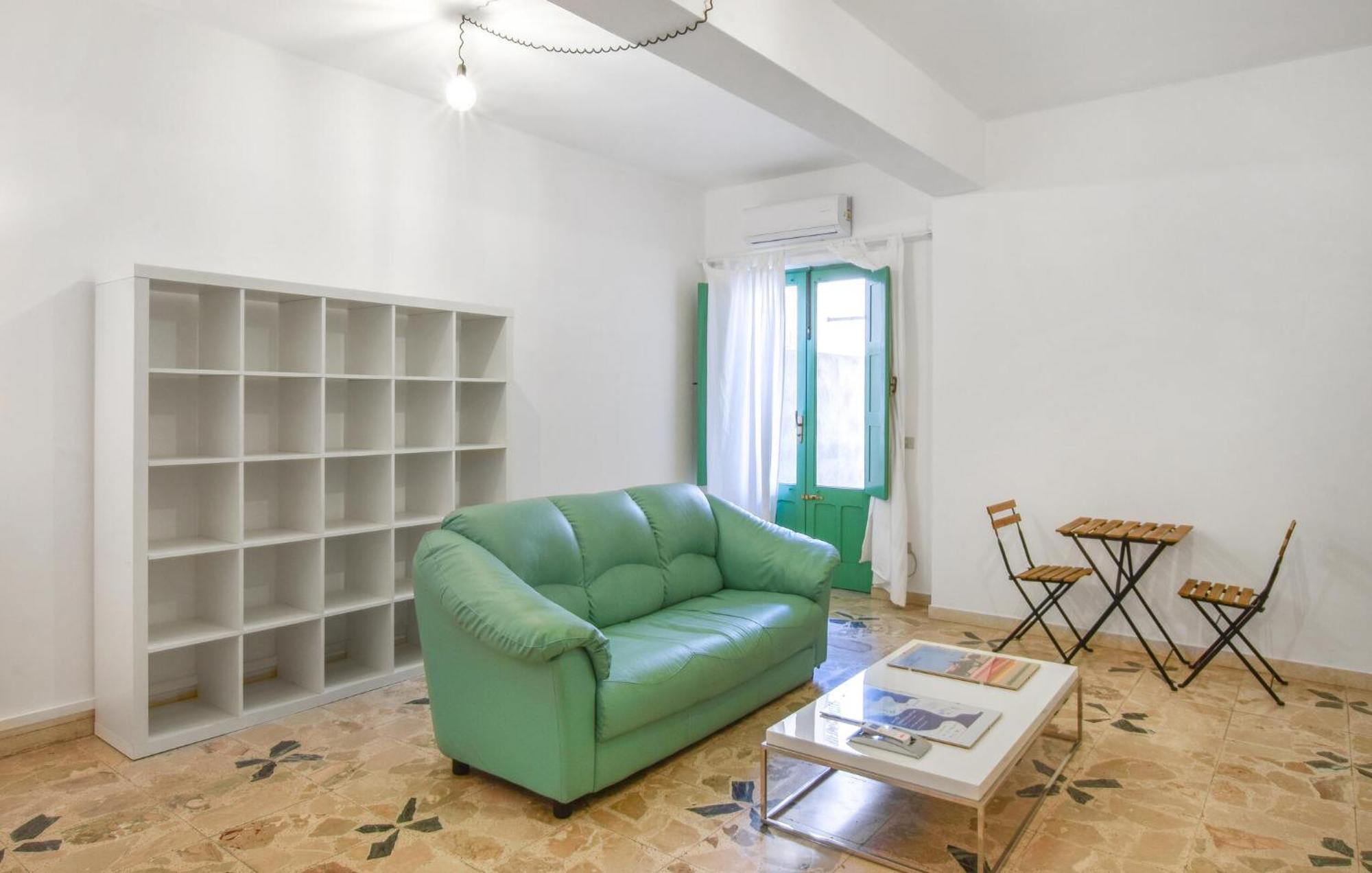 2 Bedroom Cozy Apartment In San Ferdinando Exteriör bild